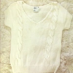 Cute cream sweater😋